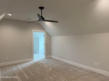 2397 W Port Dr, Lenoir City, TN 37772