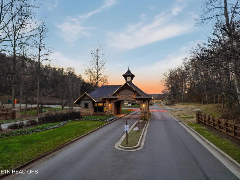 2399 Old Dogwood Tr, Loudon, TN 37774