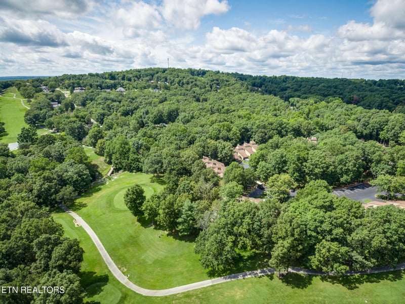 24 Chipman Ct, Crossville, TN 38558