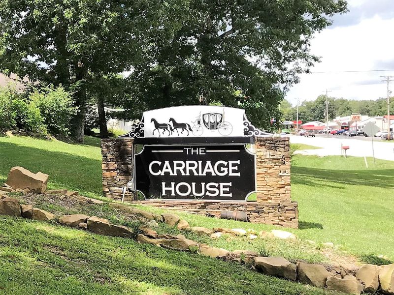 24 Oak Rd, Crossville, TN 38555