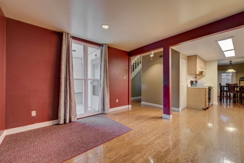 24 Valley Forge Dr, Oak Ridge, TN 37830