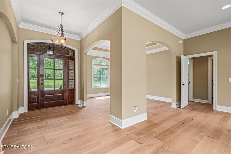 240 Forest Hill Dr, Crossville, TN 38558