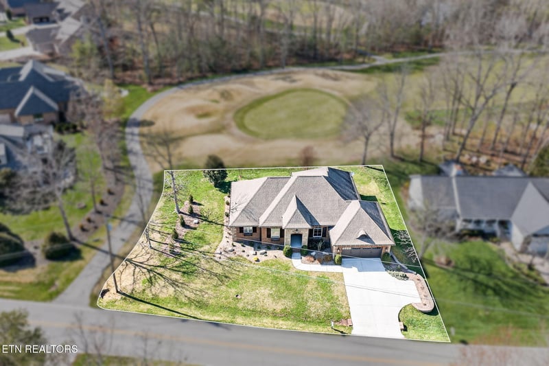 240 Forest Hill Dr, Crossville, TN 38558