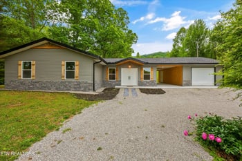 240 Fox Jones Rd, Lancing, TN 37770