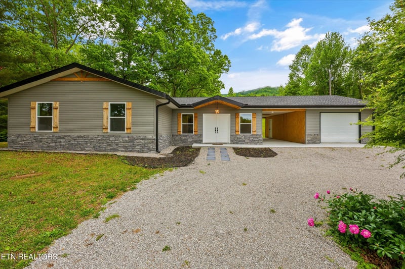 240 Fox Jones Rd, Lancing, TN 37770