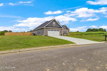 240 Lakeside Meadows Cir, Madisonville, TN 37354