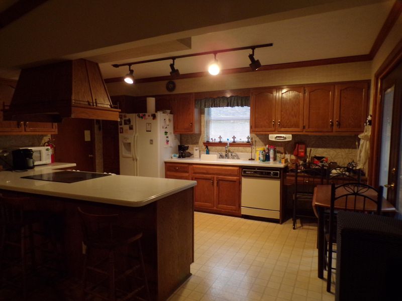 240 Lakeview Dr, Fairfield Glade, TN 38558