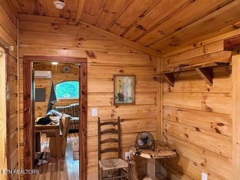 240 Monroe Rd, Maynardville, TN 37807