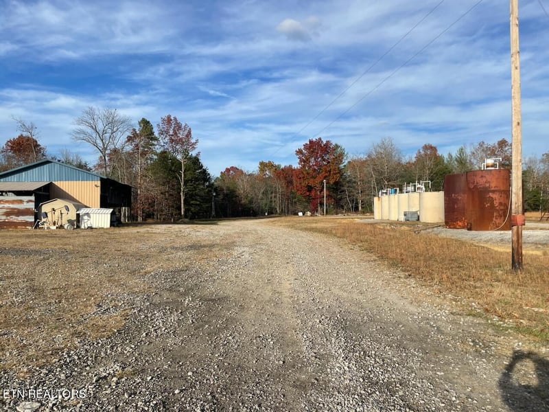 240 Perkins Tr, Deer Lodge, TN 37726