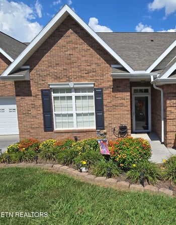 240 River Garden Ct, Sevierville, TN 37862