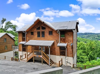 240 Stone Fence Ln, Gatlinburg, TN 37738
