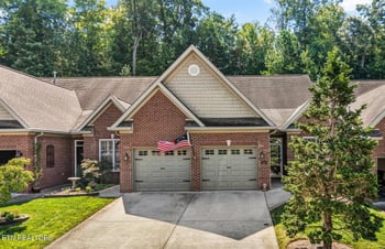 240 Waterford Cir, Lenoir City, TN 37772
