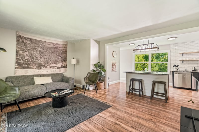 2400 Aberdeen Ln, Knoxville, TN 37920