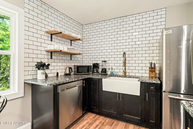 2400 Aberdeen Ln, Knoxville, TN 37920