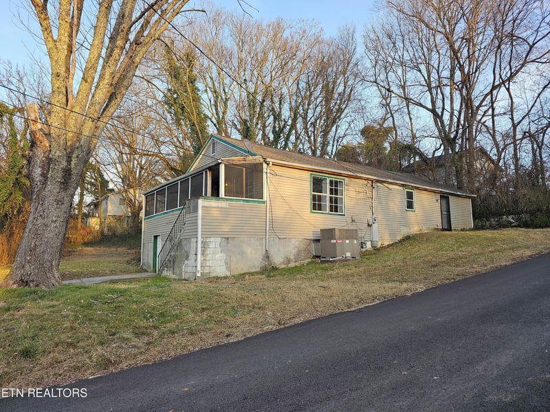 2400 Center Ave, Knoxville, TN 37915
