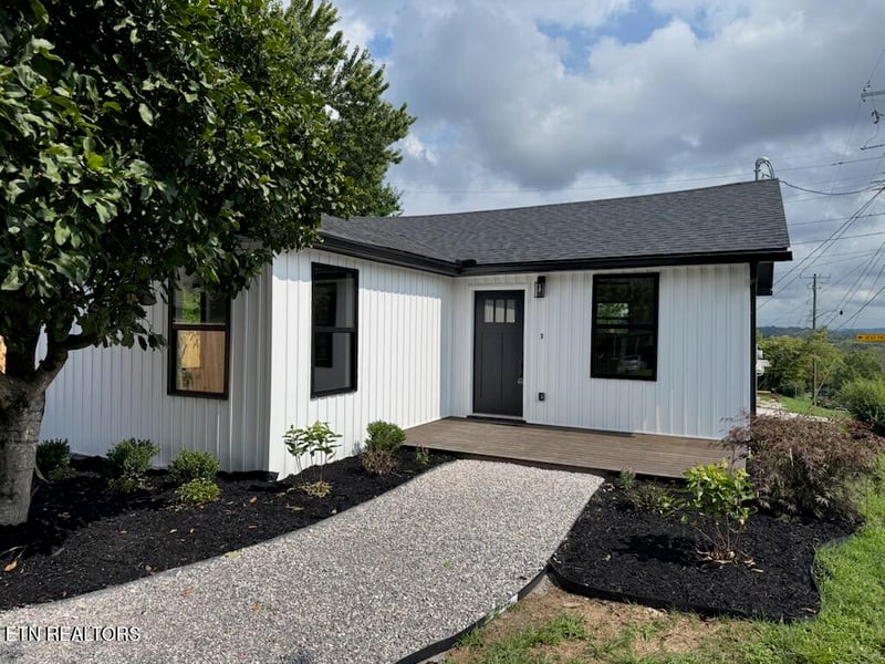 2400 Mccroskey Ave, Knoxville, TN 37917
