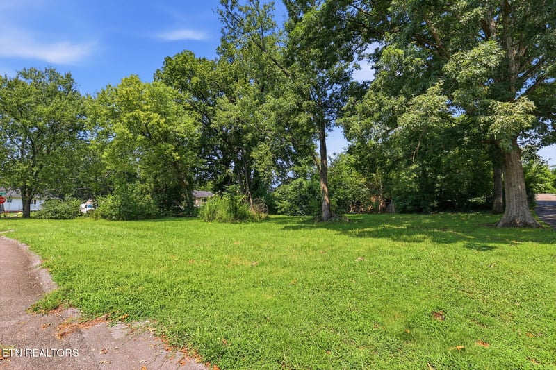 2400 Rim St, Knoxville, TN 37917