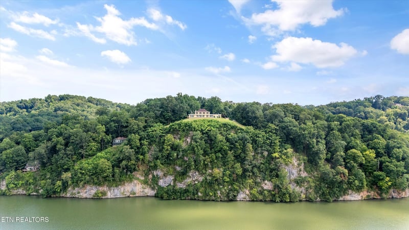 2401 Craghead Ln, Knoxville, TN 37920