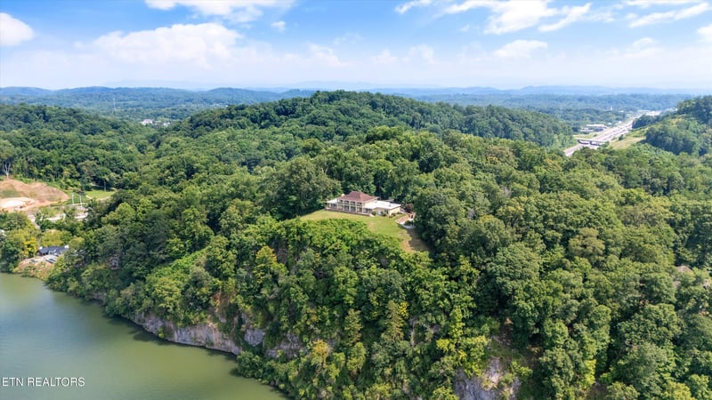 2401 Craghead Ln, Knoxville, TN 37920