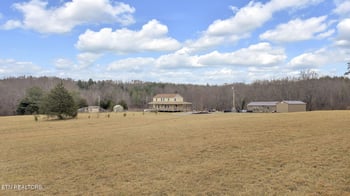 2402 Potters Chapel Rd, Lancing, TN 37770