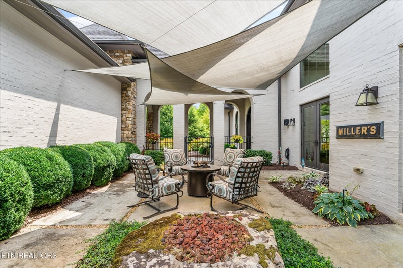 2403 Woodland Reserve Ln, Knoxville, TN 37919