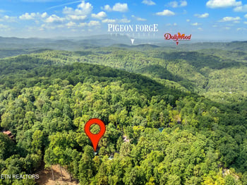 2404 Balsam Cir, Sevierville, TN 37876