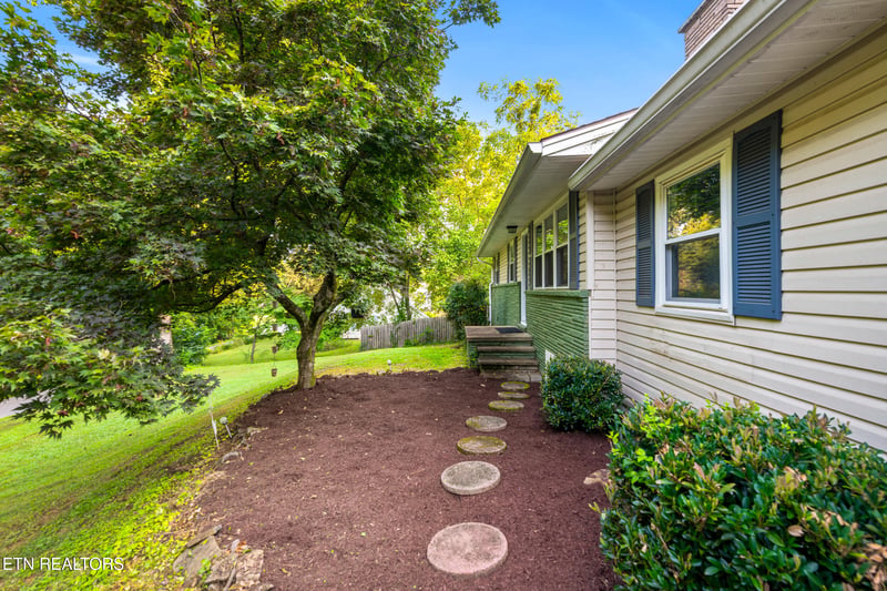 2404 Belt Rd, Knoxville, TN 37920