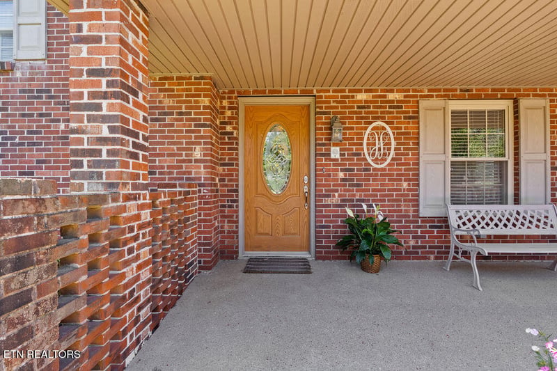 2404 Calloway Cir, Lenoir City, TN 37772