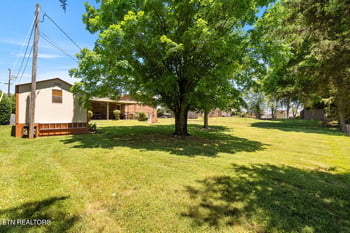 2404 Calloway Cir, Lenoir City, TN 37772