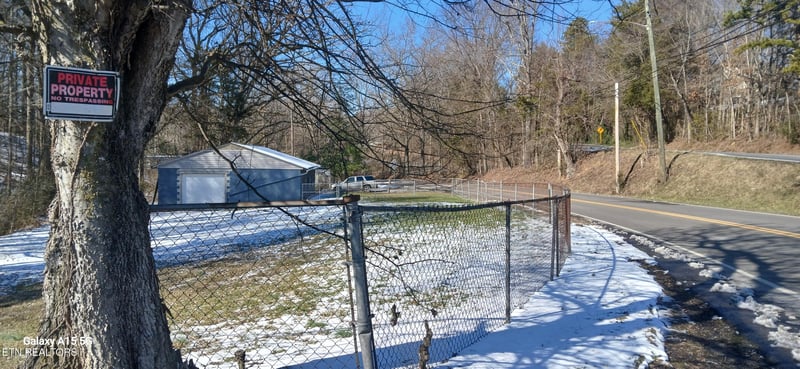 2405 Clearwater Rd, Athens, TN 37303