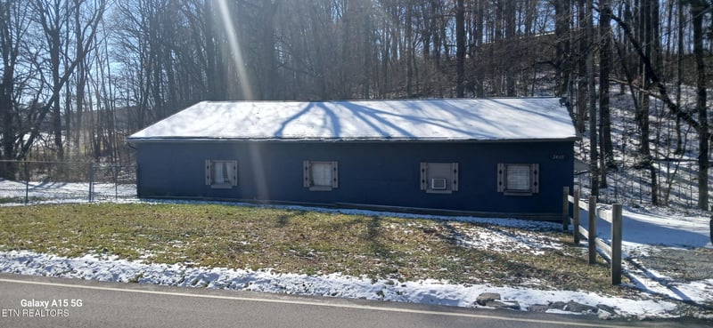 2405 Clearwater Rd, Athens, TN 37303