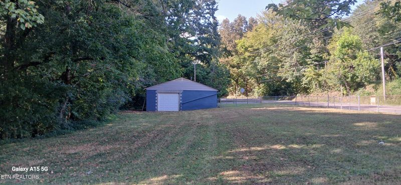 2405 Clearwater Rd, Athens, TN 37303