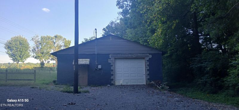 2405 Clearwater Rd, Athens, TN 37303