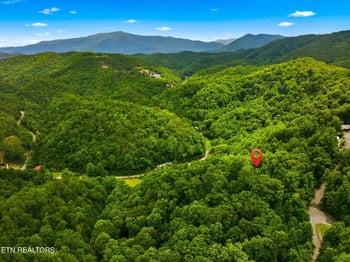2405 Deep Spring Ln, Sevierville, TN 37862