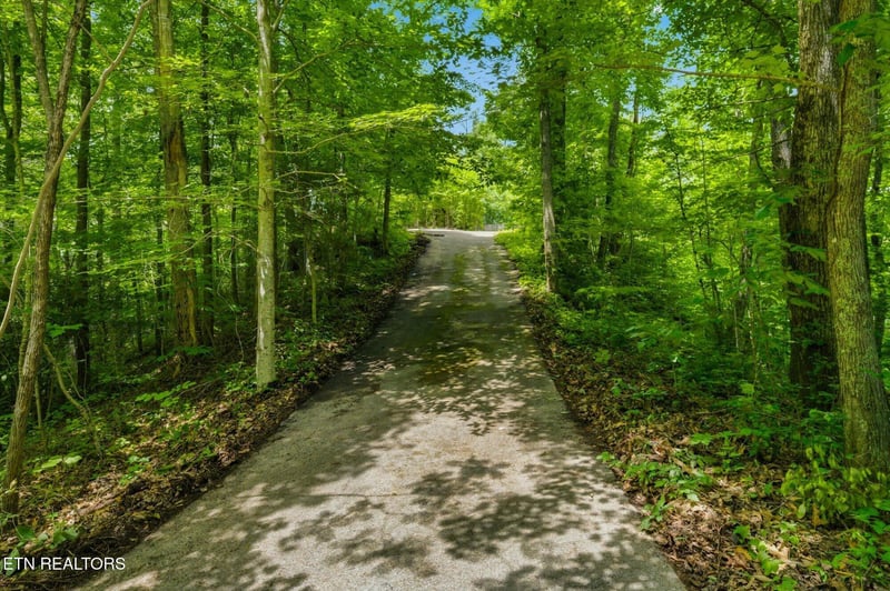2405 Deep Spring Ln, Sevierville, TN 37862