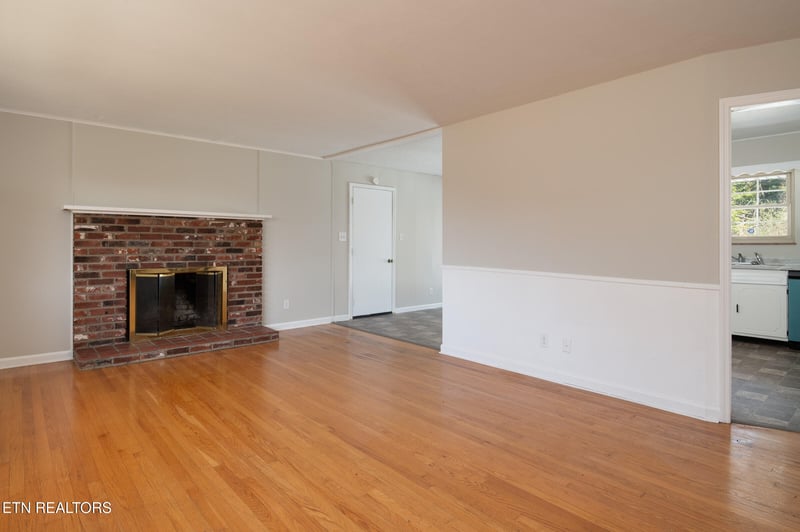 2405 Monterey Rd, Knoxville, TN 37912