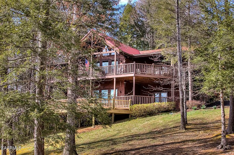 2405 Whitetail Ridge Way, Sevierville, TN 37862