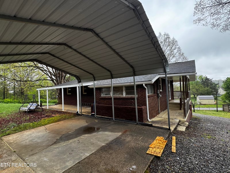 2406 Mentor School Rd, Louisville, TN 37777