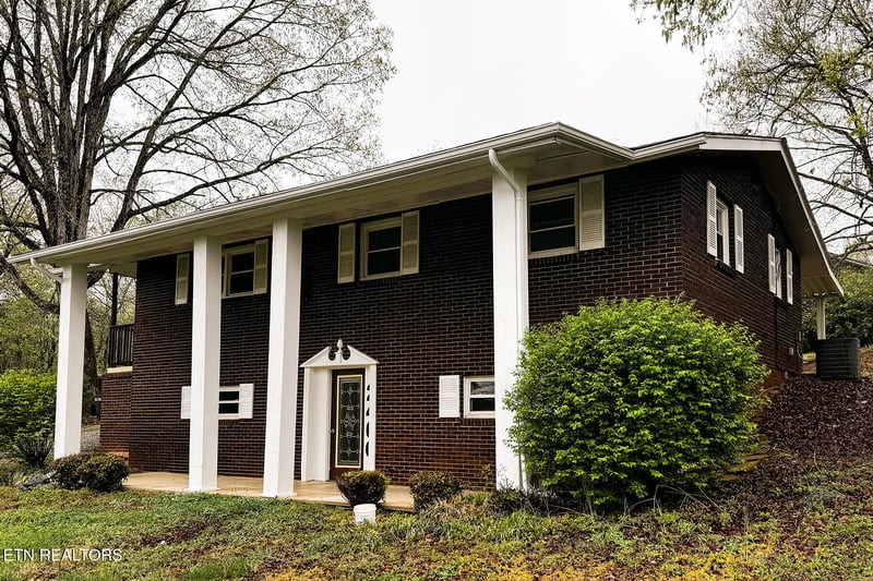 2406 Mentor School Rd, Louisville, TN 37777