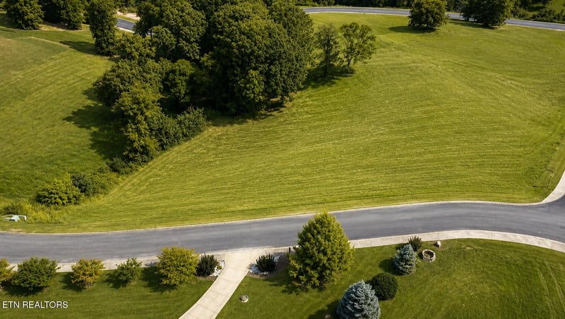 2408 Starboard Crest Rd, Morristown, TN 37814