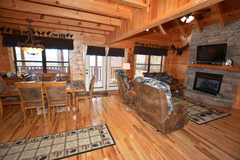 2409 Rainbow Falls Ln, Sevierville, TN 37862