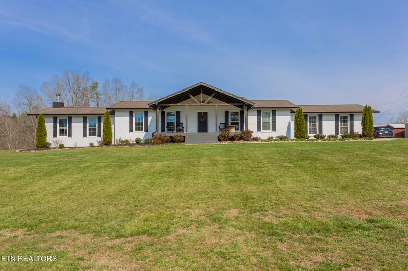 2409 Smith School Rd, Knoxville, TN 37914