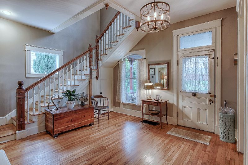 241 E Baxter Ave, Knoxville, TN 37917