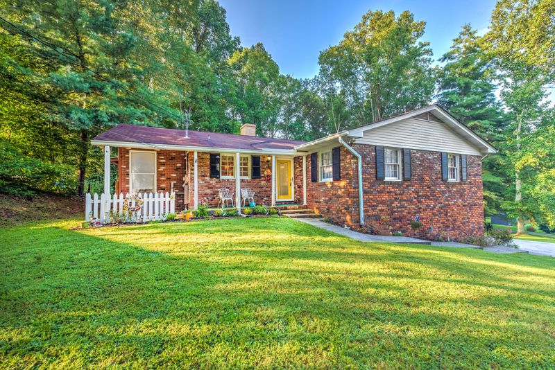 241 Early Dr, Powell, TN 37849