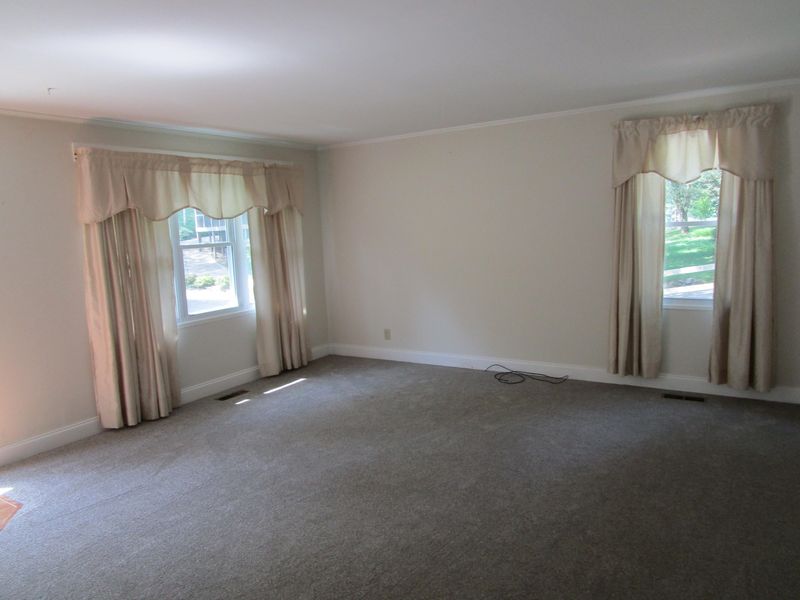 241 East Dr, Oak Ridge, TN 37830