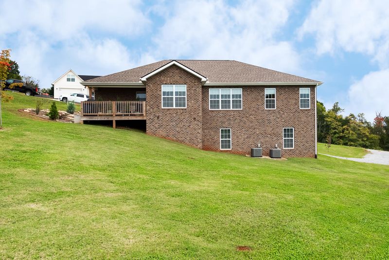 241 Franklin Estates Ln, Greenback, TN 37742