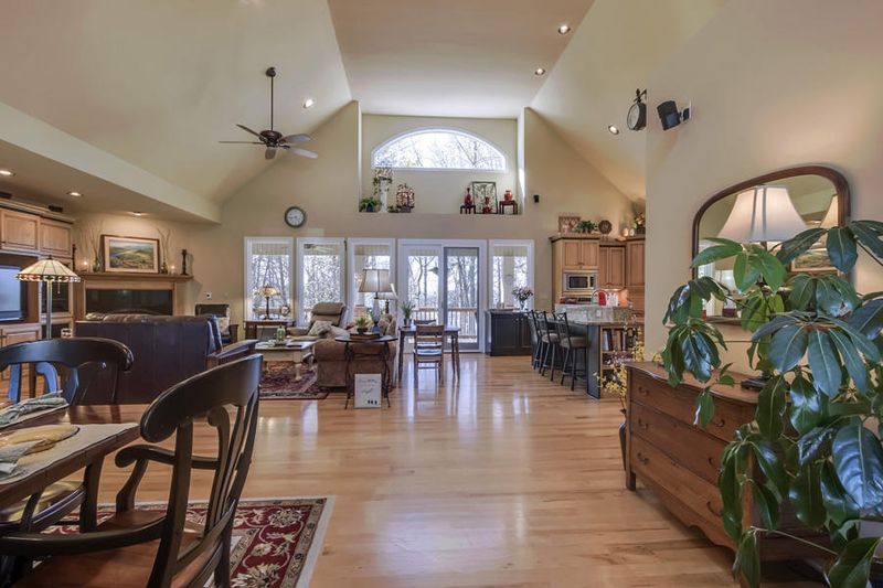 241 Hughes Rd, Greenback, TN 37742