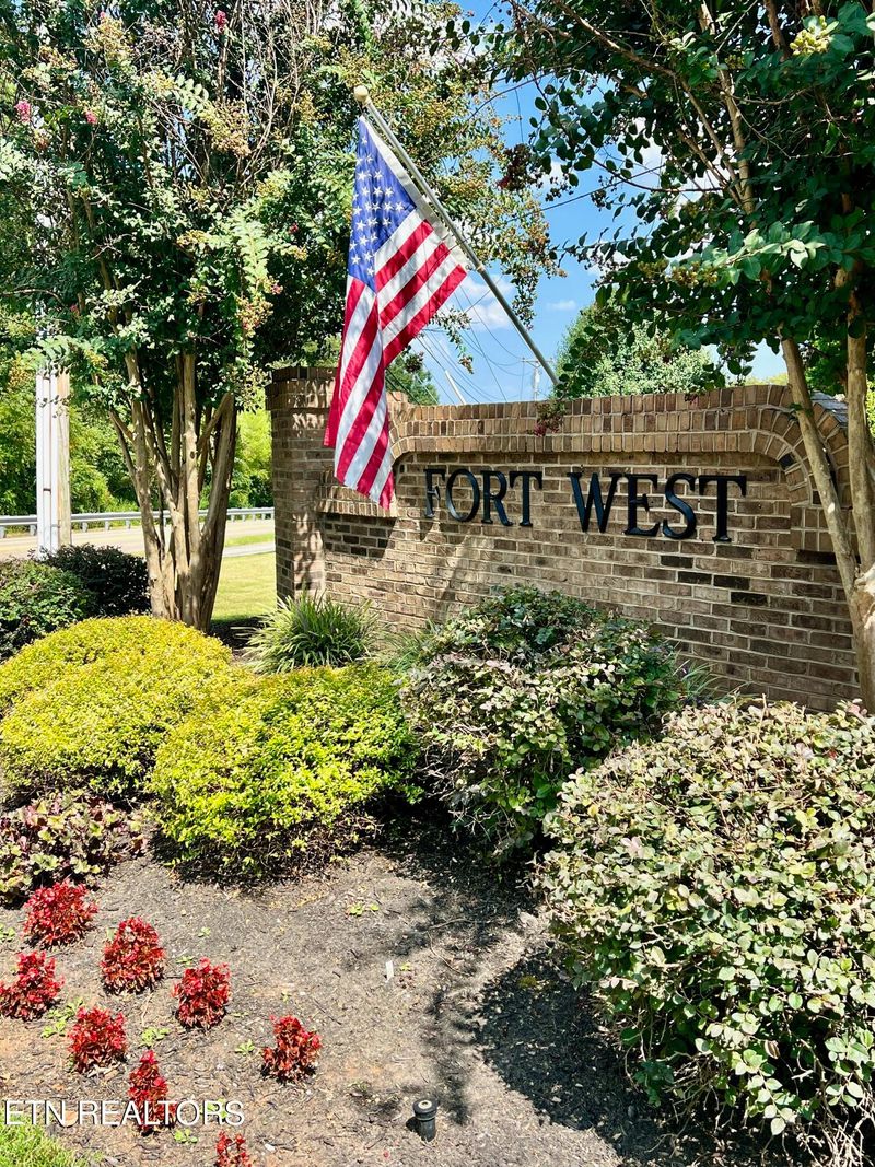 241 Long Bow Rd, Farragut, TN 37934