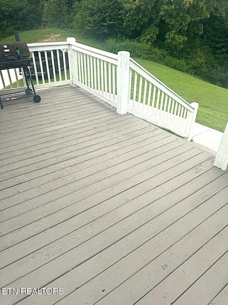 241 Oswego Rd, Jellico, TN 37762