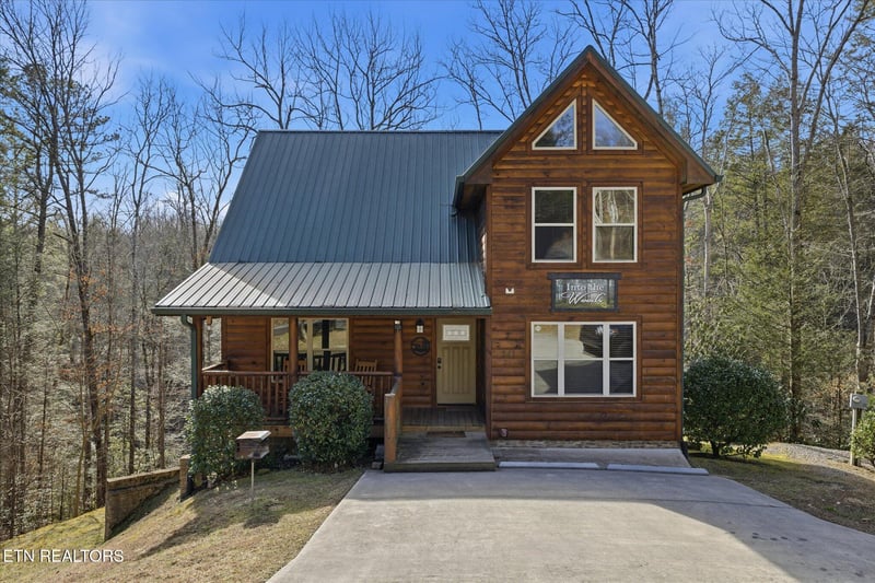 241 Palmer Rd, Gatlinburg, TN 37738